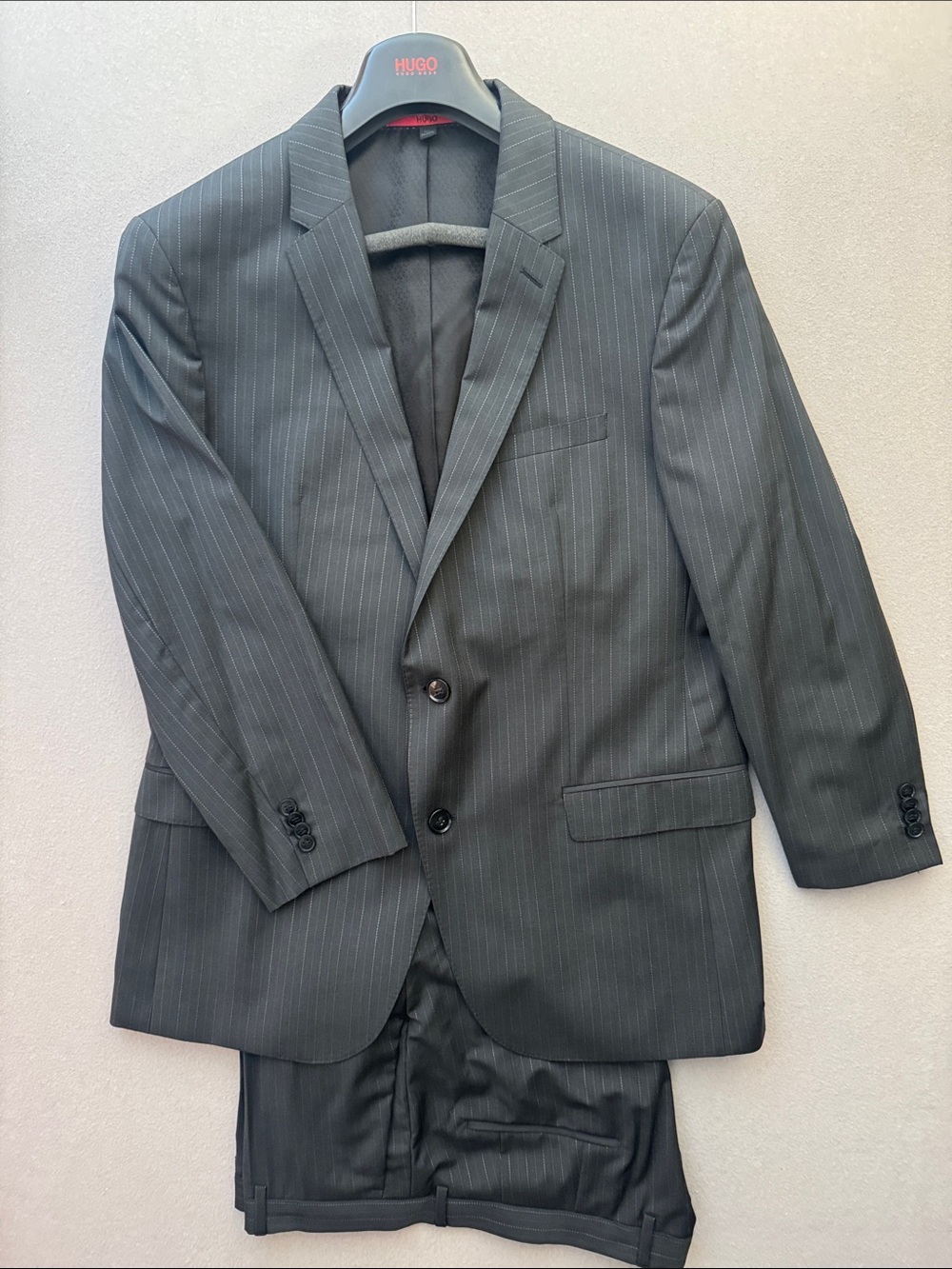 HUGO BOSS Slim Fit Suit Yellowjackets TV Series Wardrobe